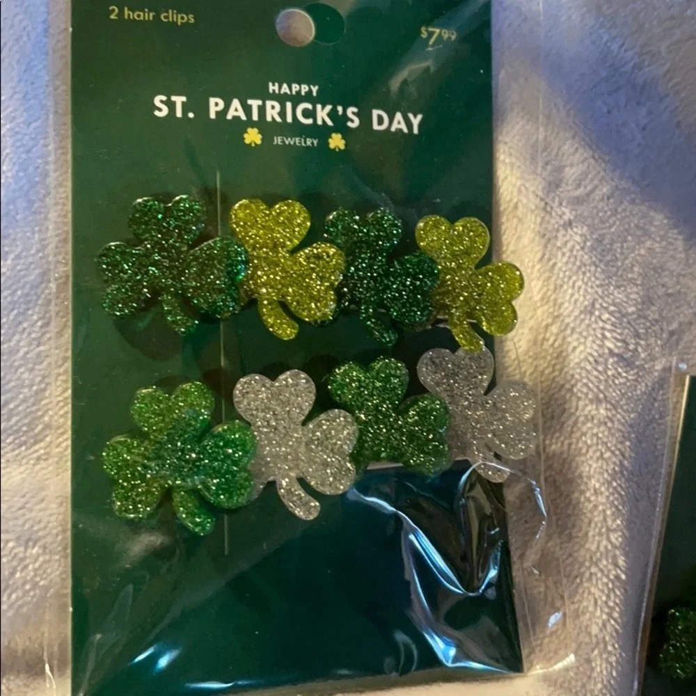 Clover Hair Clips(St. Patrick’s)4 Sets of 2Sparkle